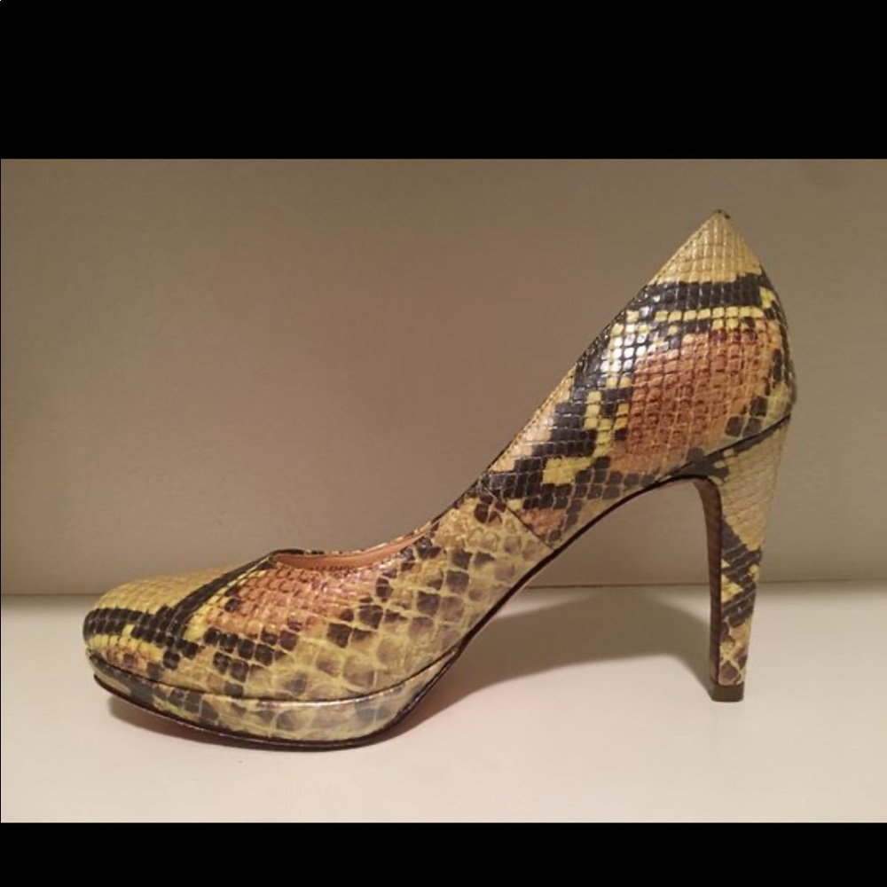 Cole Haan Chelsea Heels Lemon Snake Skin Texture